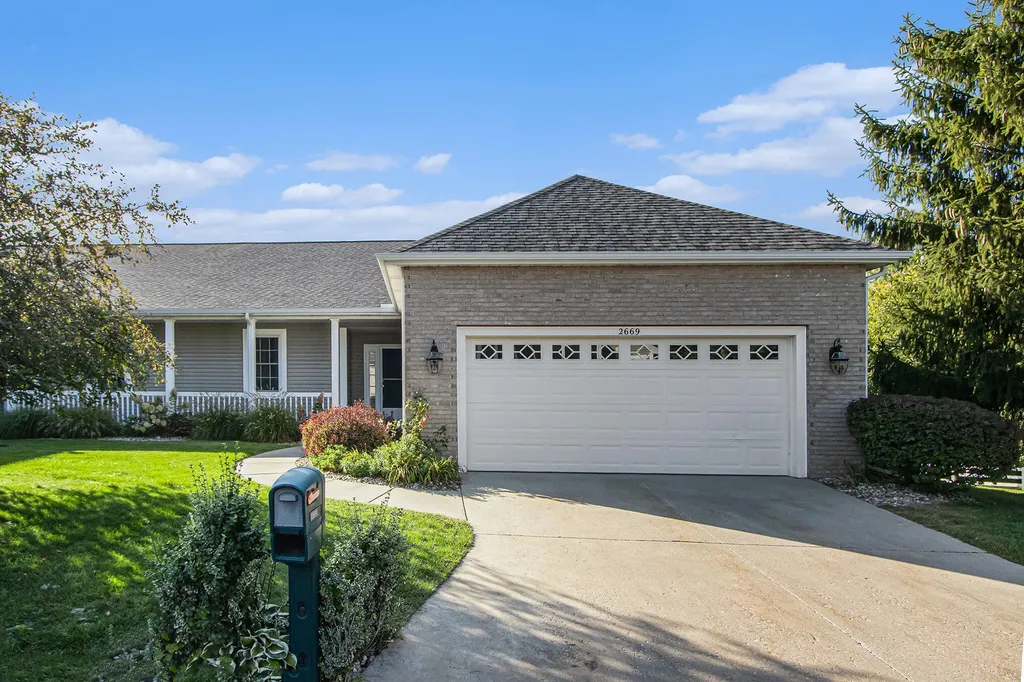 2669 Hunters Bluff Comstock Charter Township MI 49048
