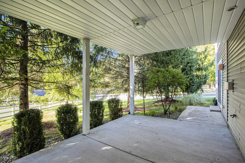 2669 Hunters Bluff Comstock Charter Township MI 49048