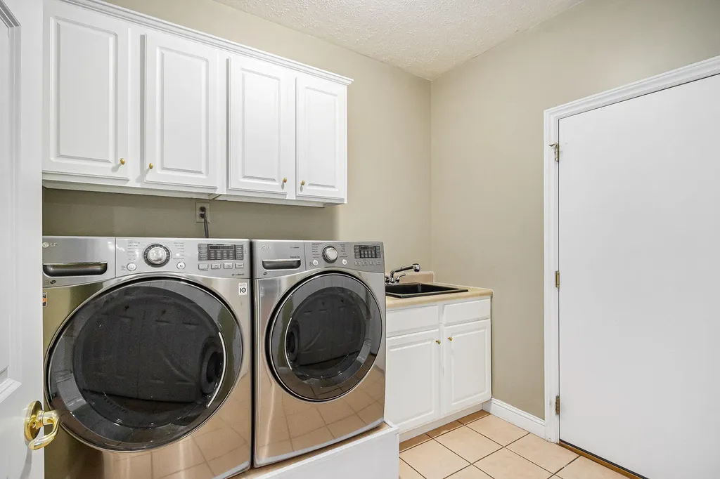 2669 Hunters Bluff Comstock Charter Township MI 49048