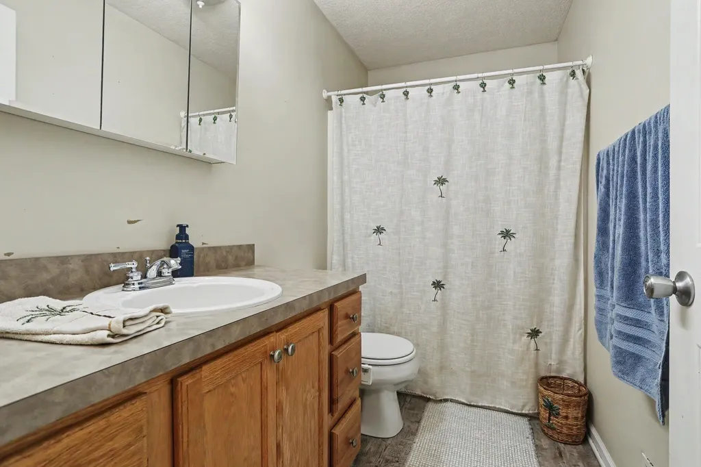 6006 Wise Road Lansing City MI 48911