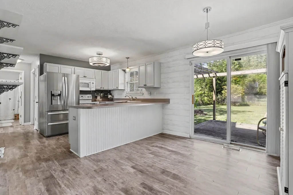 6006 Wise Road Lansing City MI 48911