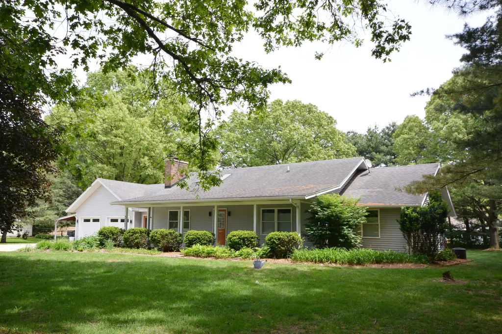 48463 Orchard Drive Antwerp Township MI 49071