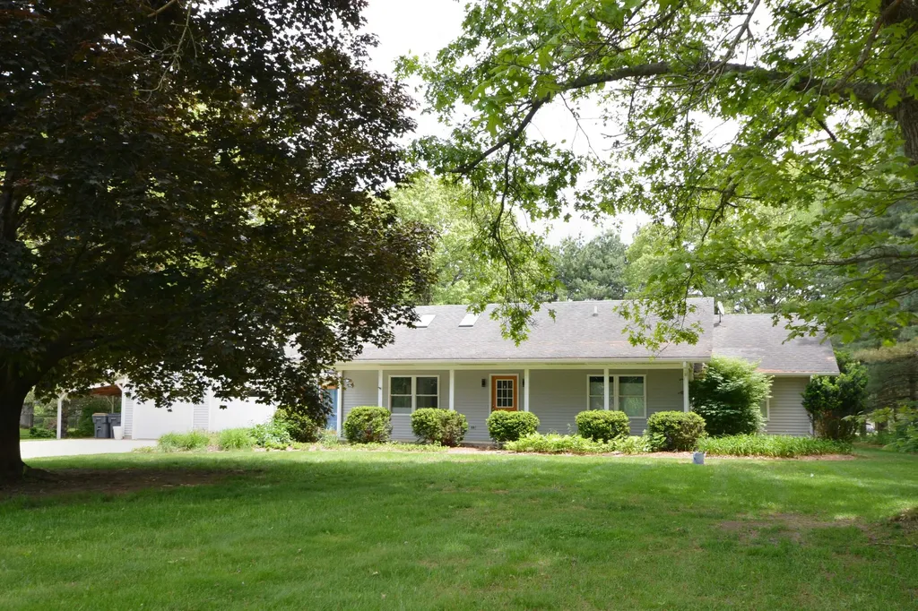 48463 Orchard Drive Antwerp Township MI 49071