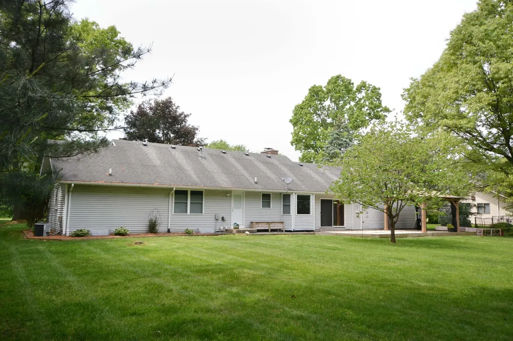 48463 Orchard Drive Antwerp Township MI 49071