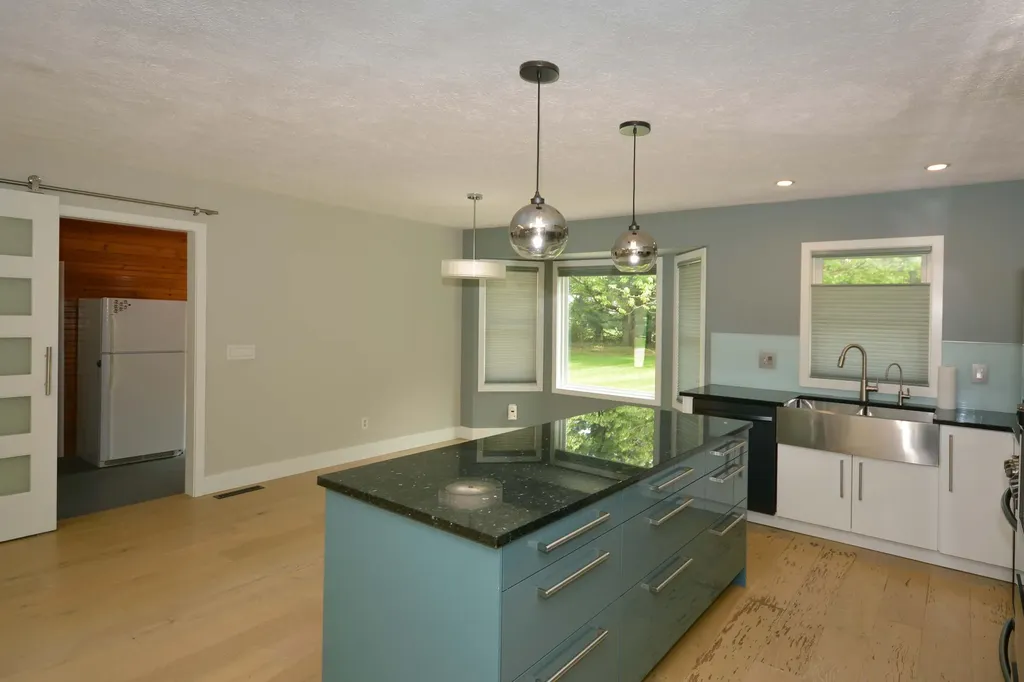 48463 Orchard Drive Antwerp Township MI 49071