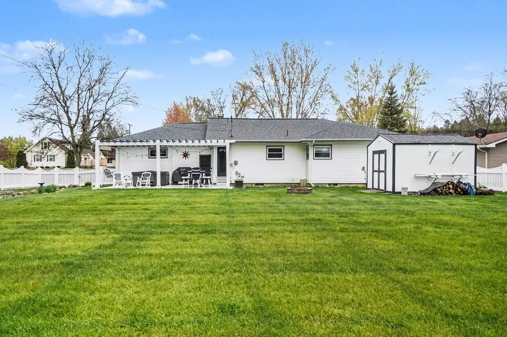 510 W Todd Avenue Reed City City MI 49677