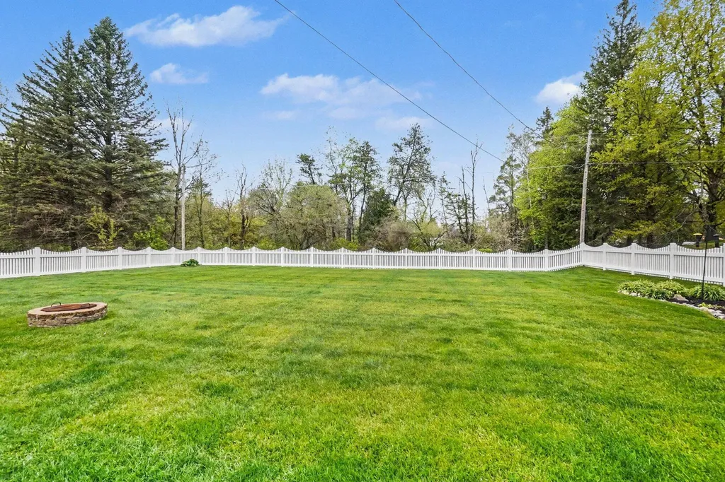 510 W Todd Avenue Reed City City MI 49677