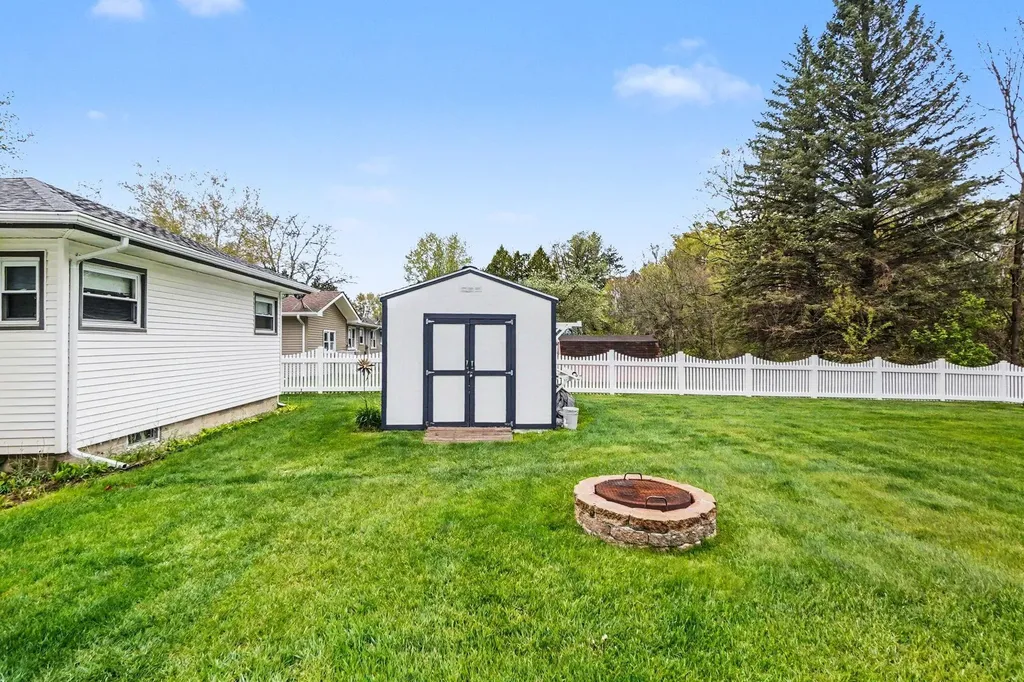 510 W Todd Avenue Reed City City MI 49677