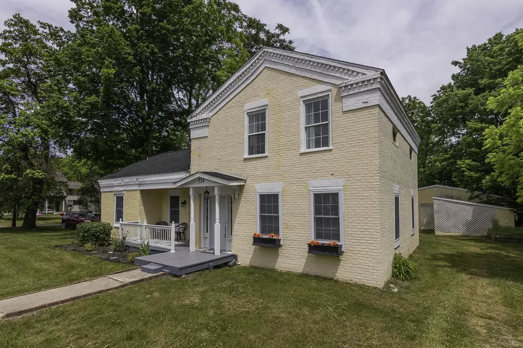 514 N Kalamazoo Street Paw Paw Village MI 49079