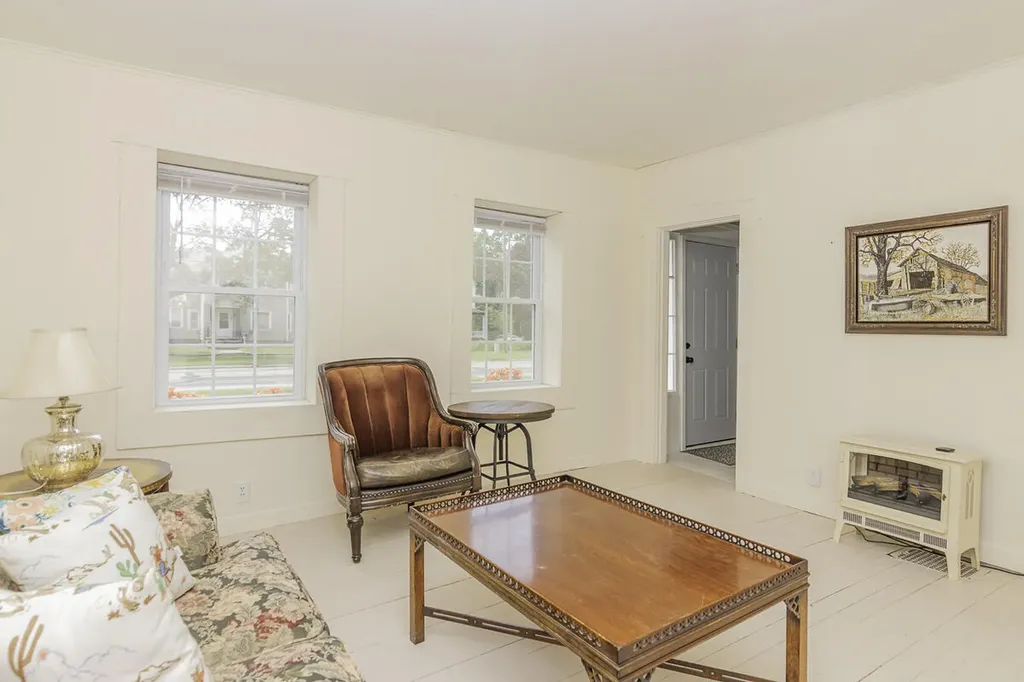 514 N Kalamazoo Street Paw Paw Village MI 49079