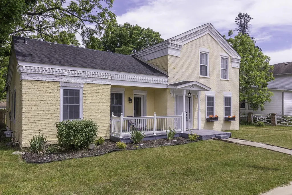 514 N Kalamazoo Street Paw Paw Village MI 49079