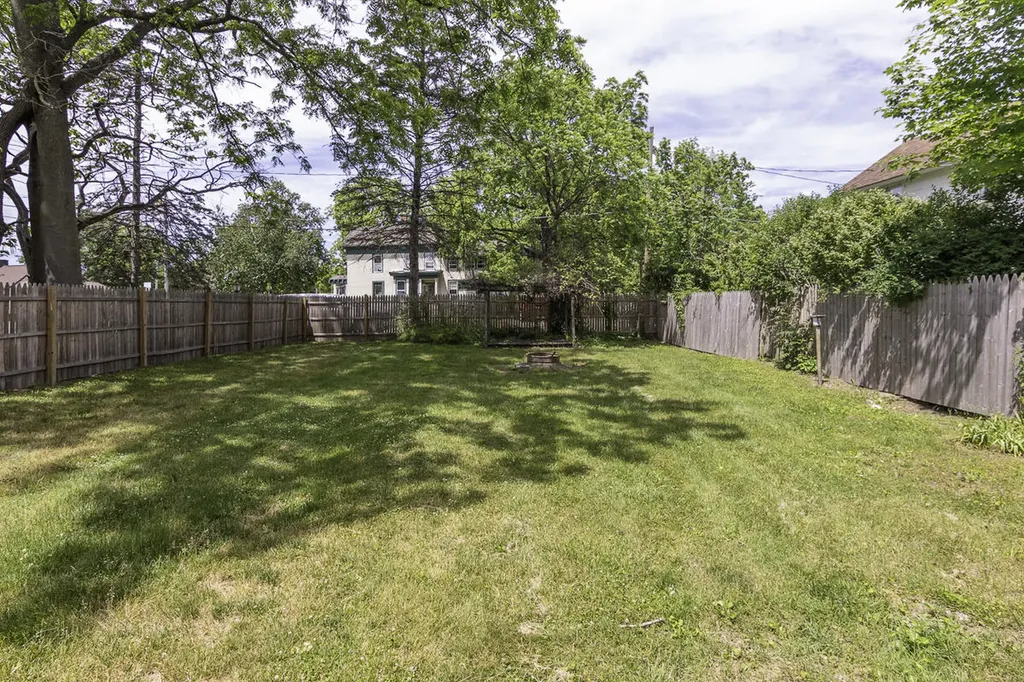 514 N Kalamazoo Street Paw Paw Village MI 49079