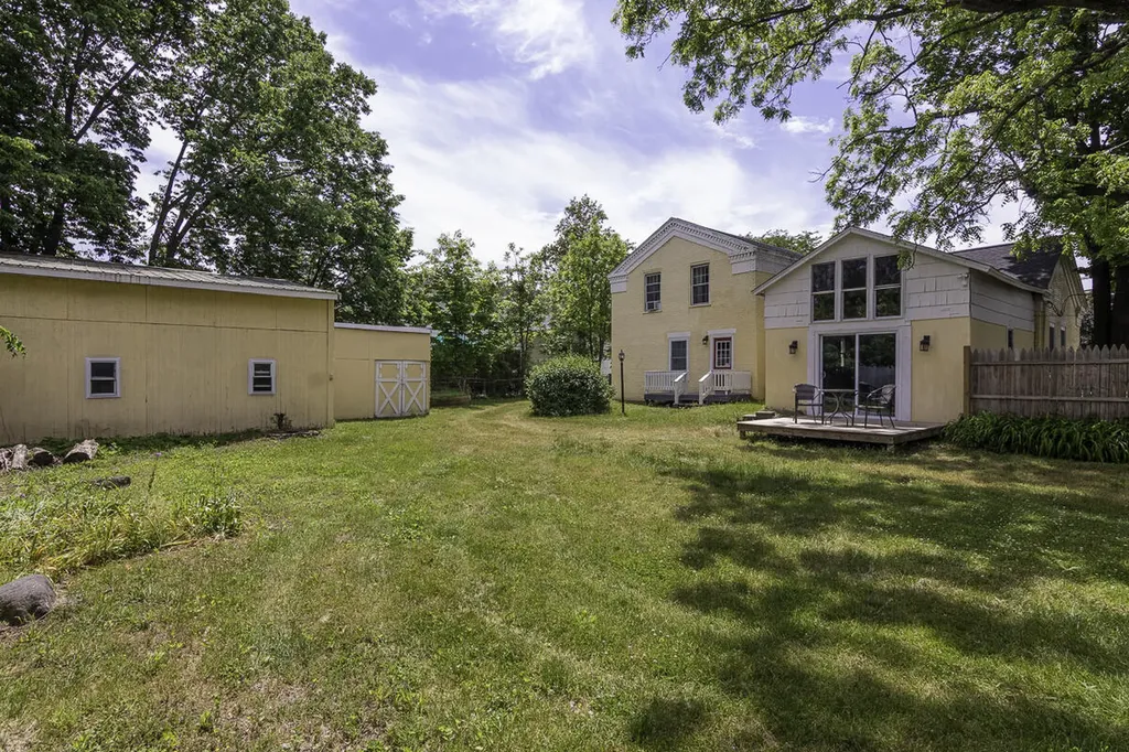 514 N Kalamazoo Street Paw Paw Village MI 49079