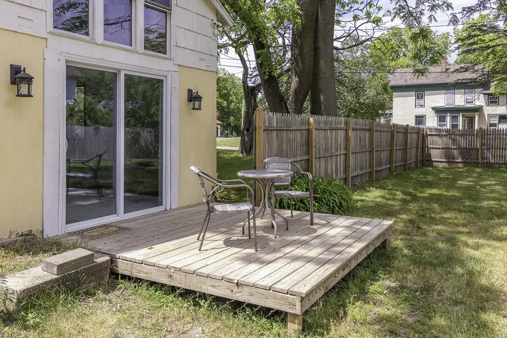 514 N Kalamazoo Street Paw Paw Village MI 49079