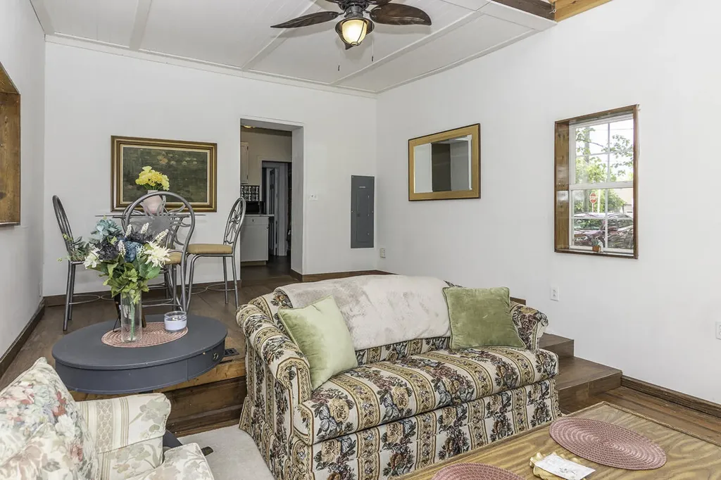 514 N Kalamazoo Street Paw Paw Village MI 49079