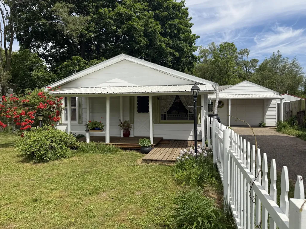 2831 Mckinley Street Cooper Charter Township MI 49004