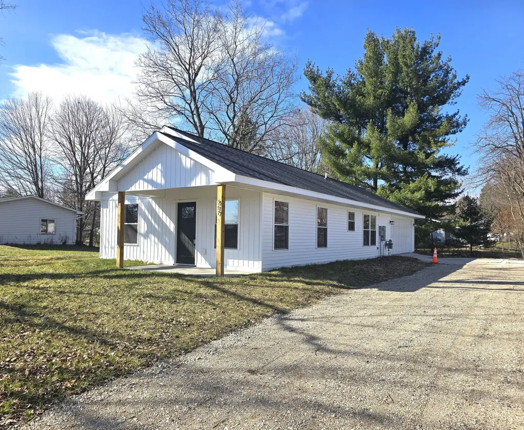 517 E State Road Hastings City MI 49058
