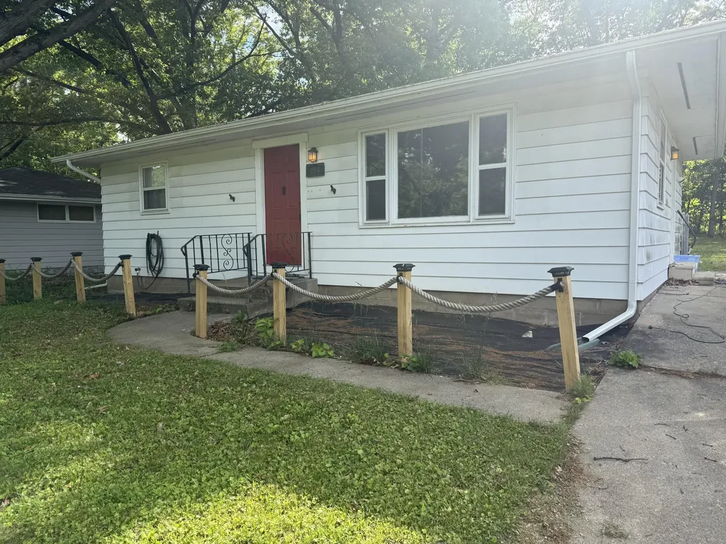 214 Auburn Street Emmett Charter Township MI 49014