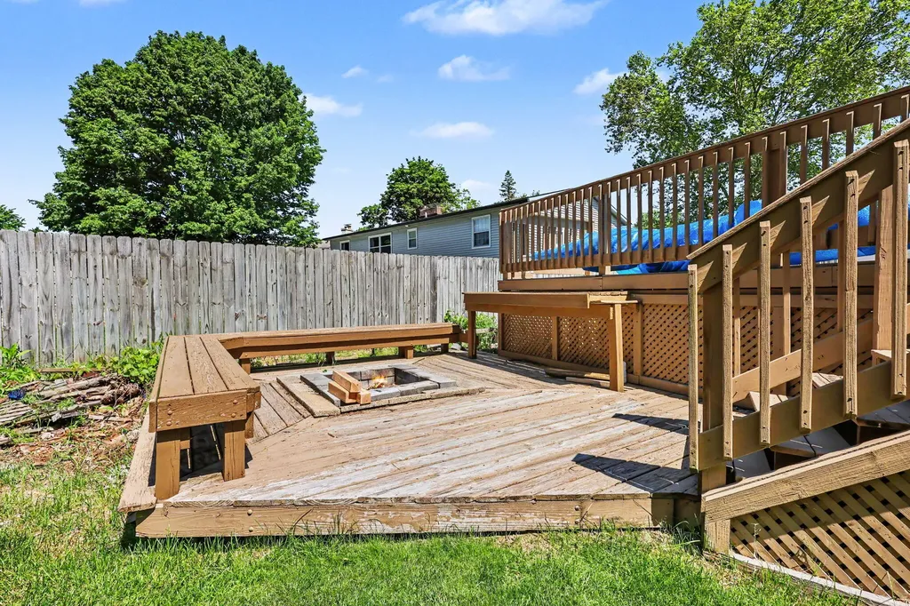 7127 Rockhill Drive Georgetown Charter Township MI 49428