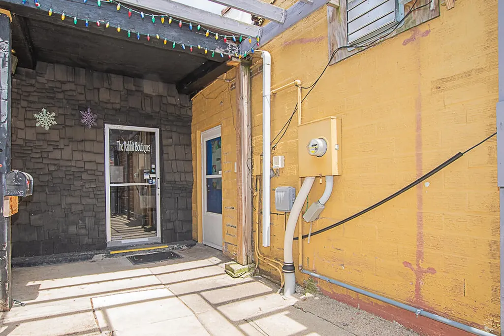 120 E Bridge Street Plainwell City MI 49080