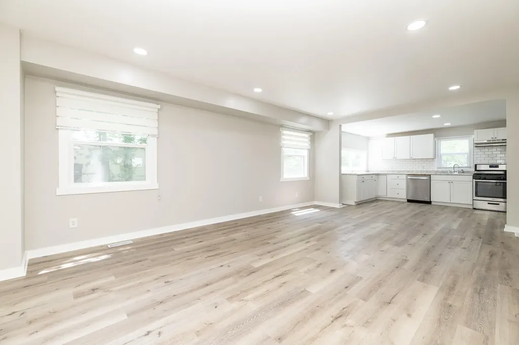 515 Wallace Avenue Kalamazoo City MI 49048