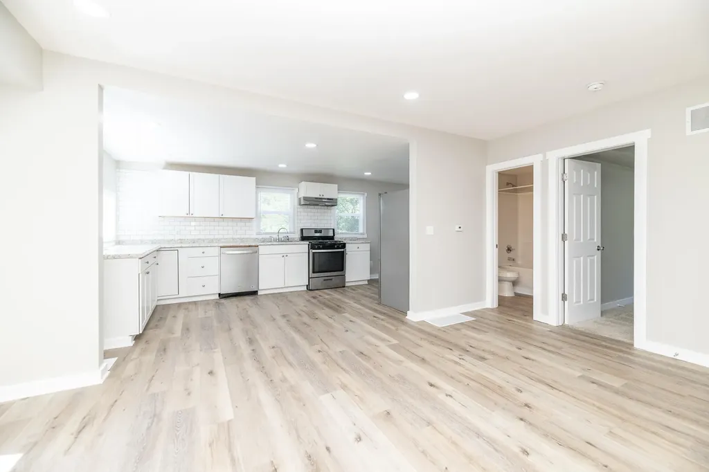 515 Wallace Avenue Kalamazoo City MI 49048