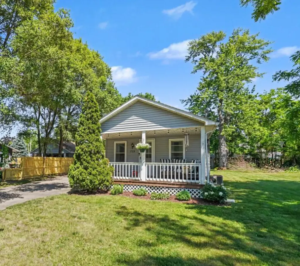 722 S Grant Avenue Three Rivers City MI 49093