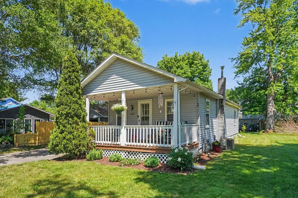 722 S Grant Avenue Three Rivers City MI 49093