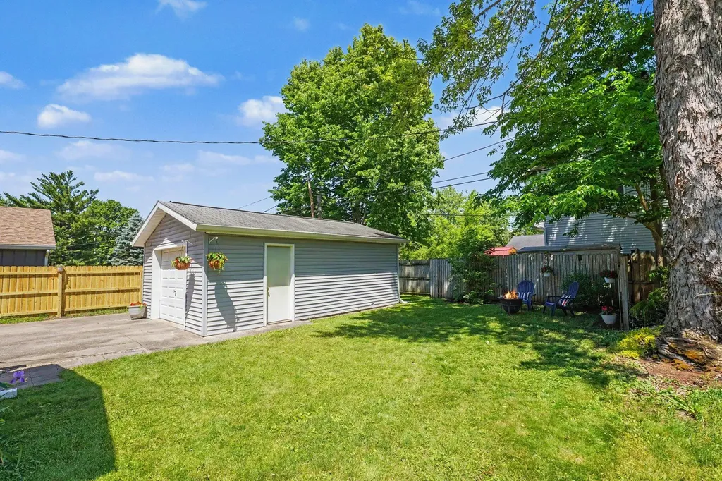 722 S Grant Avenue Three Rivers City MI 49093