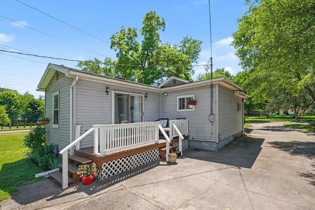 722 S Grant Avenue Three Rivers City MI 49093