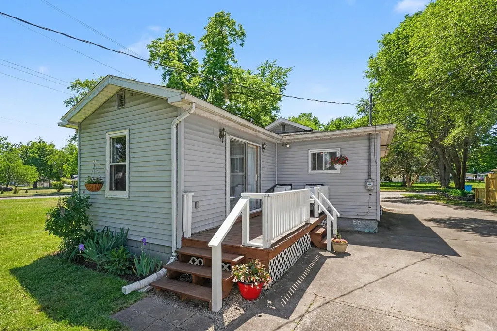 722 S Grant Avenue Three Rivers City MI 49093