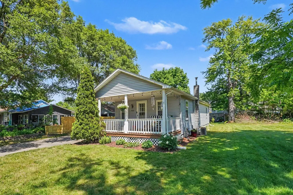 722 S Grant Avenue Three Rivers City MI 49093