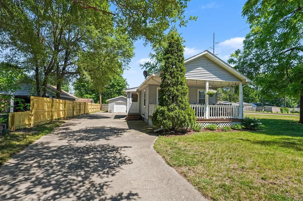 722 S Grant Avenue Three Rivers City MI 49093