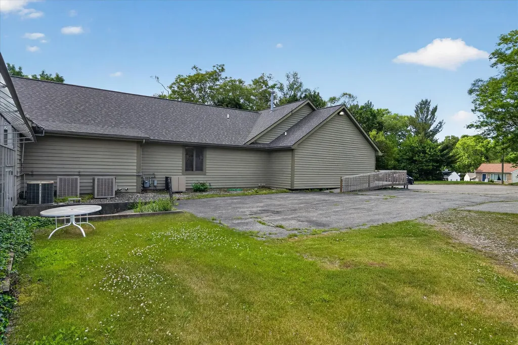 295 E Emmett Street Battle Creek City MI 49017