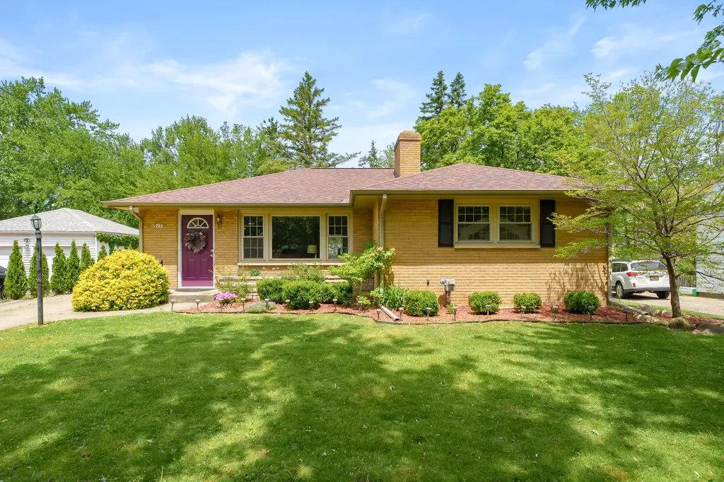 917 Roseland Avenue Kalamazoo City MI 49001