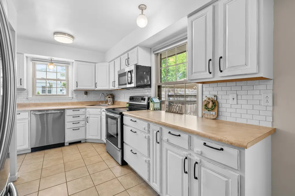 917 Roseland Avenue Kalamazoo City MI 49001