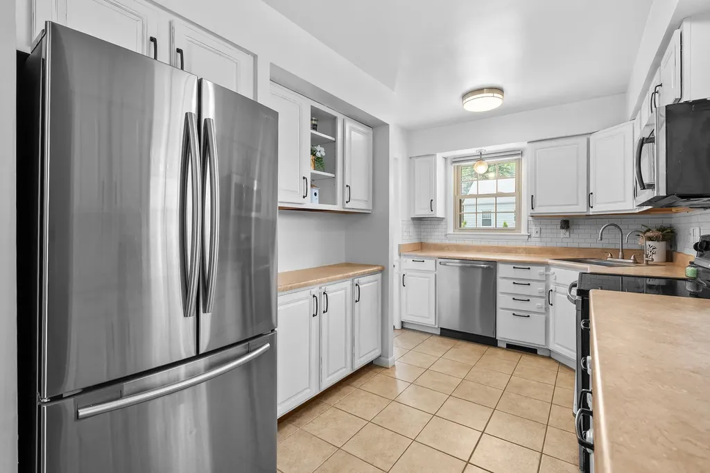 917 Roseland Avenue Kalamazoo City MI 49001