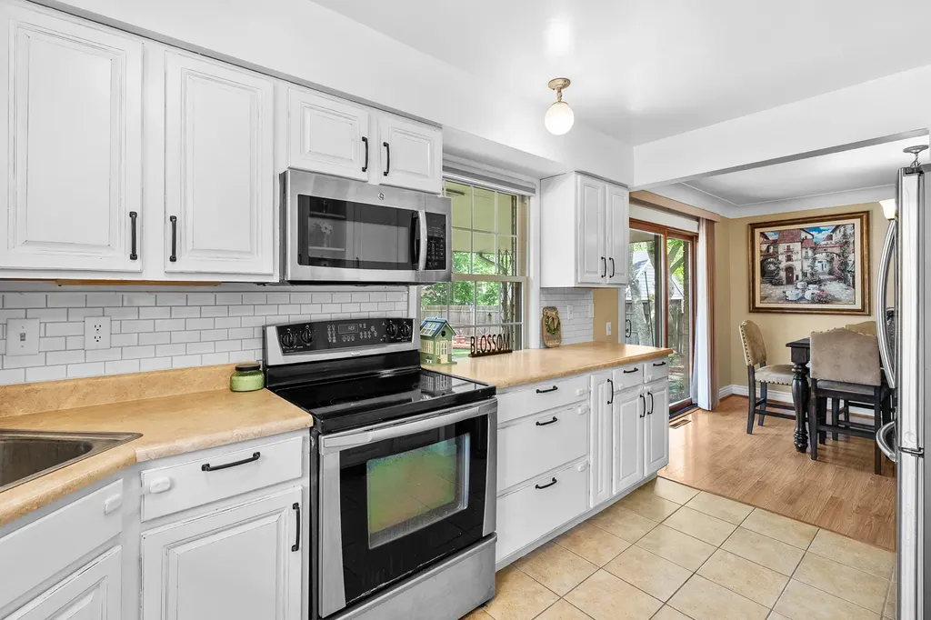 917 Roseland Avenue Kalamazoo City MI 49001