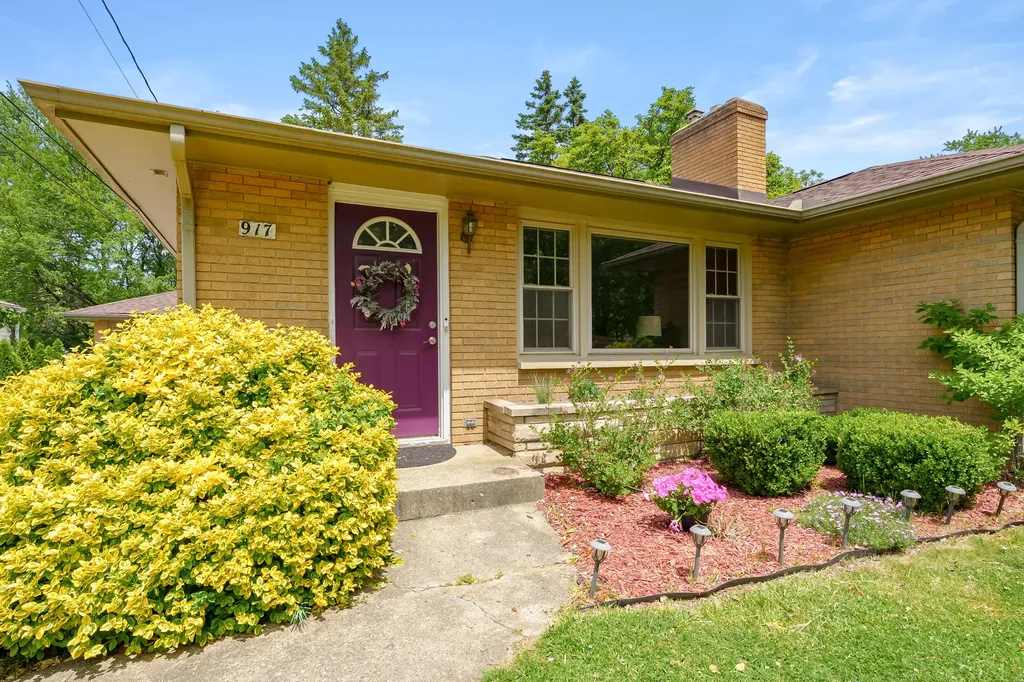 917 Roseland Avenue Kalamazoo City MI 49001