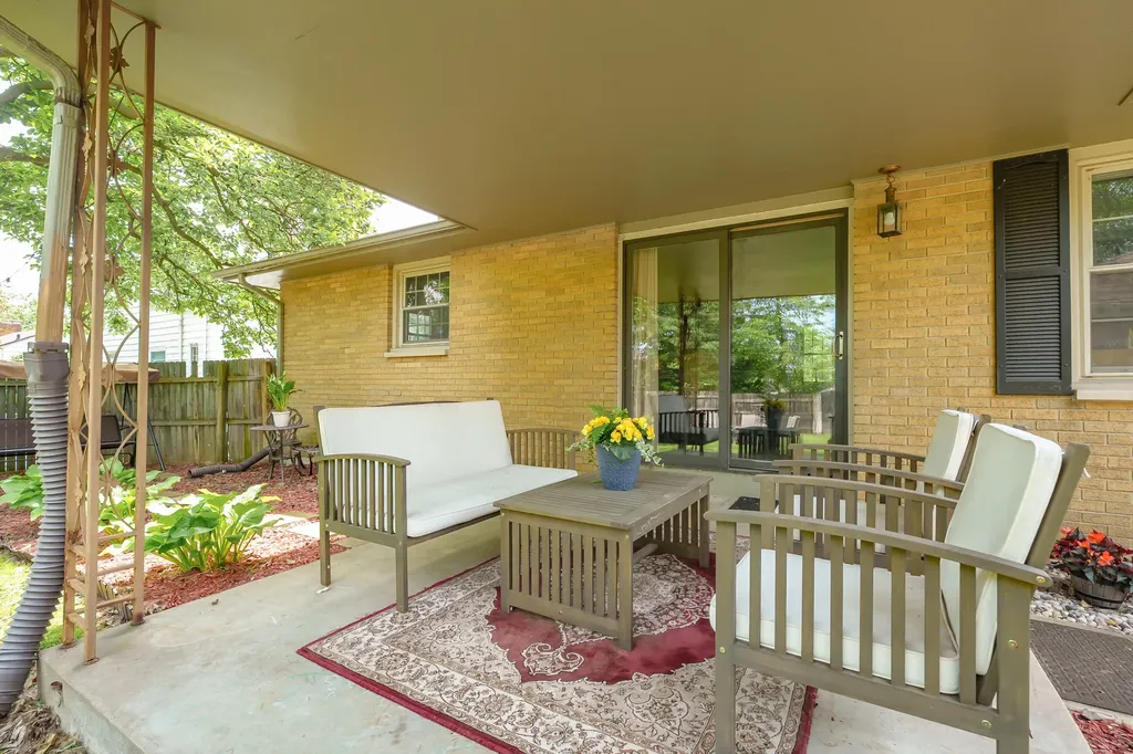 917 Roseland Avenue Kalamazoo City MI 49001