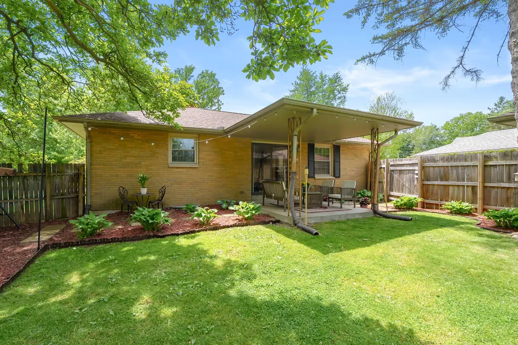 917 Roseland Avenue Kalamazoo City MI 49001