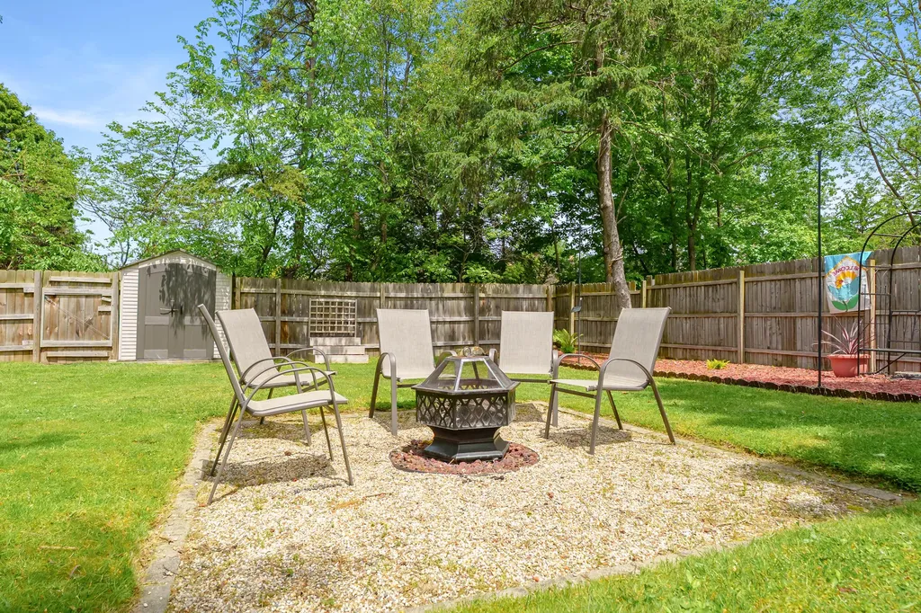 917 Roseland Avenue Kalamazoo City MI 49001