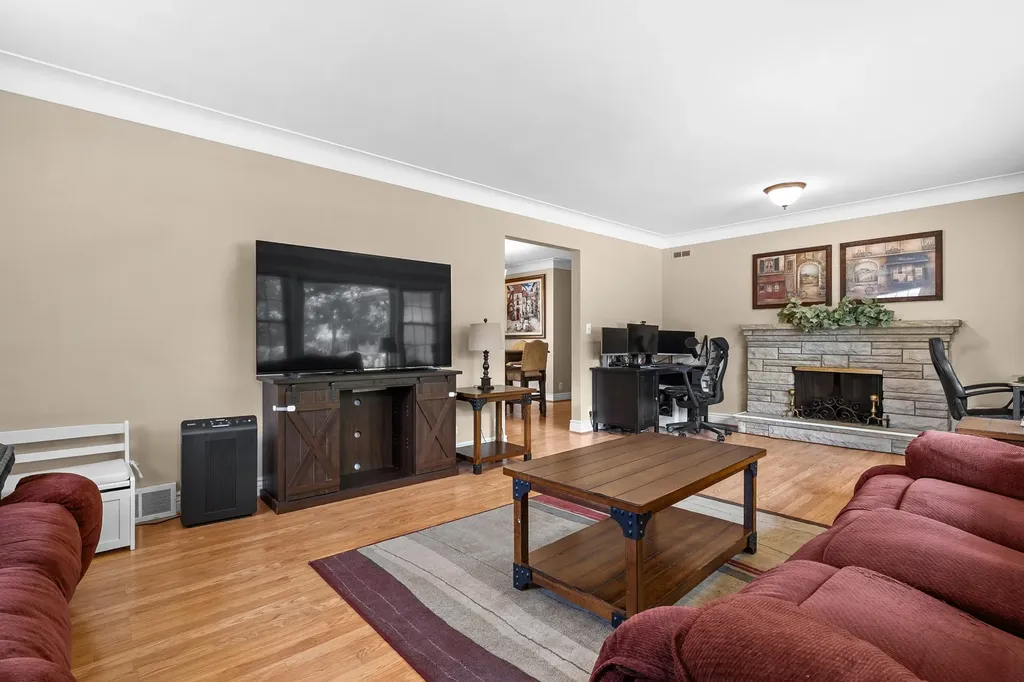 917 Roseland Avenue Kalamazoo City MI 49001