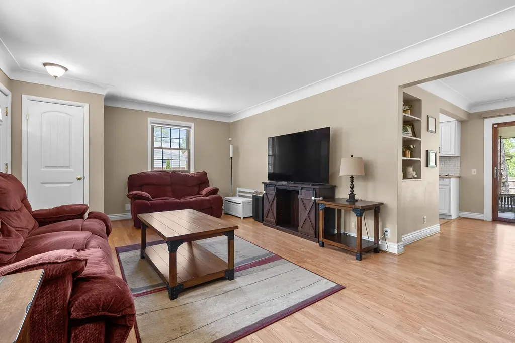 917 Roseland Avenue Kalamazoo City MI 49001