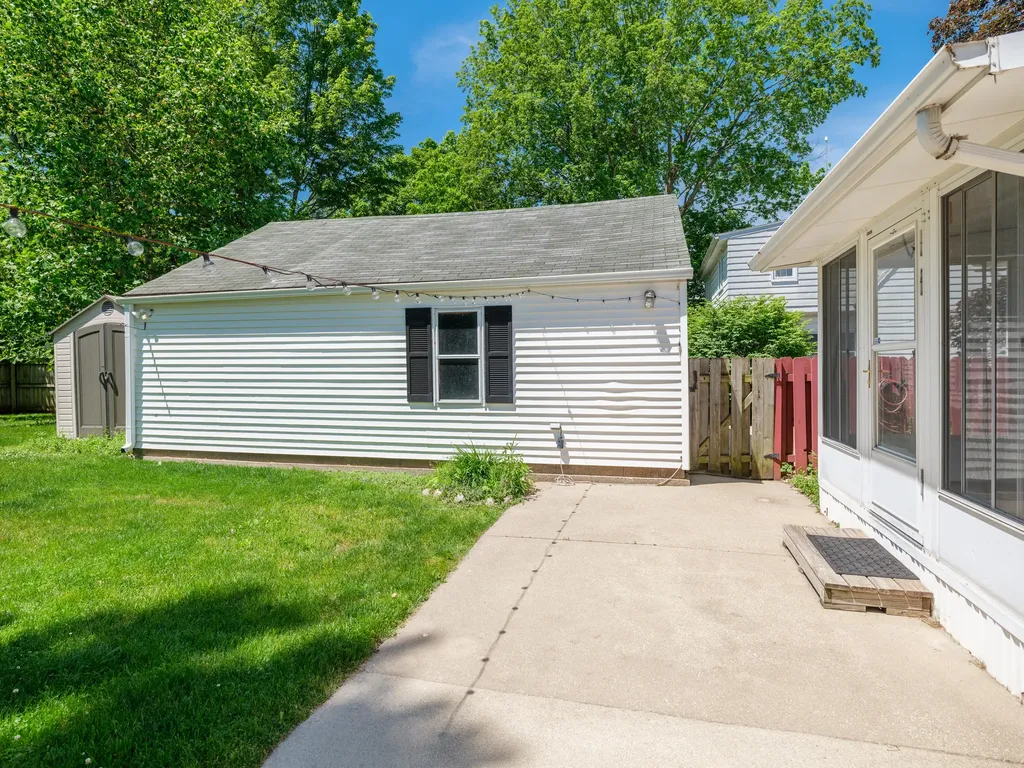 1322 Homecrest Avenue Kalamazoo City MI 49001
