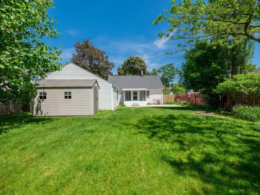 1322 Homecrest Avenue Kalamazoo City MI 49001