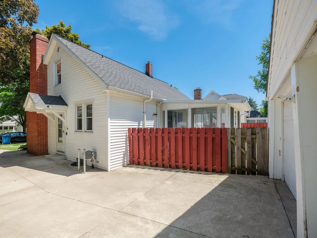 1322 Homecrest Avenue Kalamazoo City MI 49001