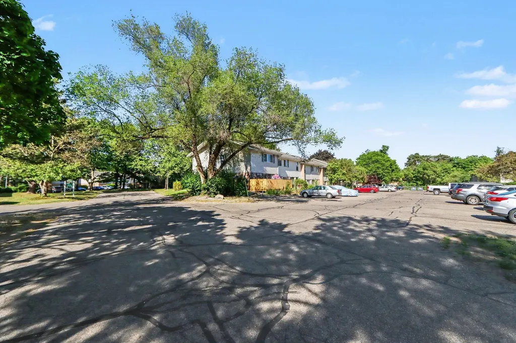 3417 Kenbrooke Court Kalamazoo City MI 49006