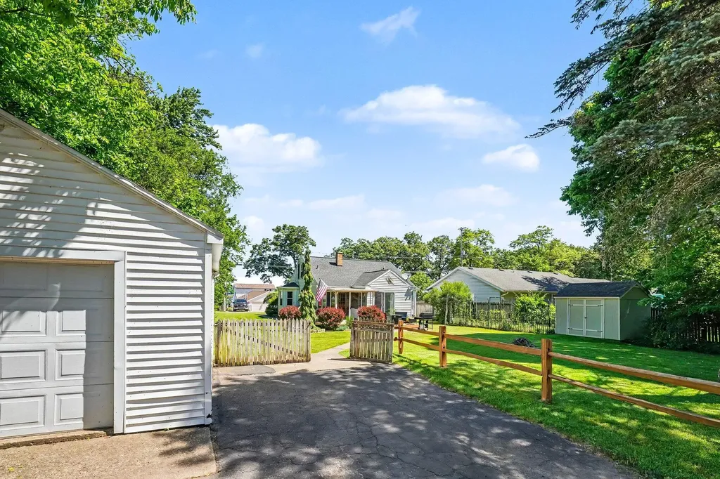 1124 Lakeview Drive Portage City MI 49002