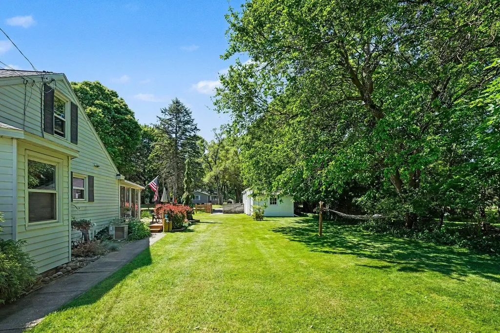 1124 Lakeview Drive Portage City MI 49002
